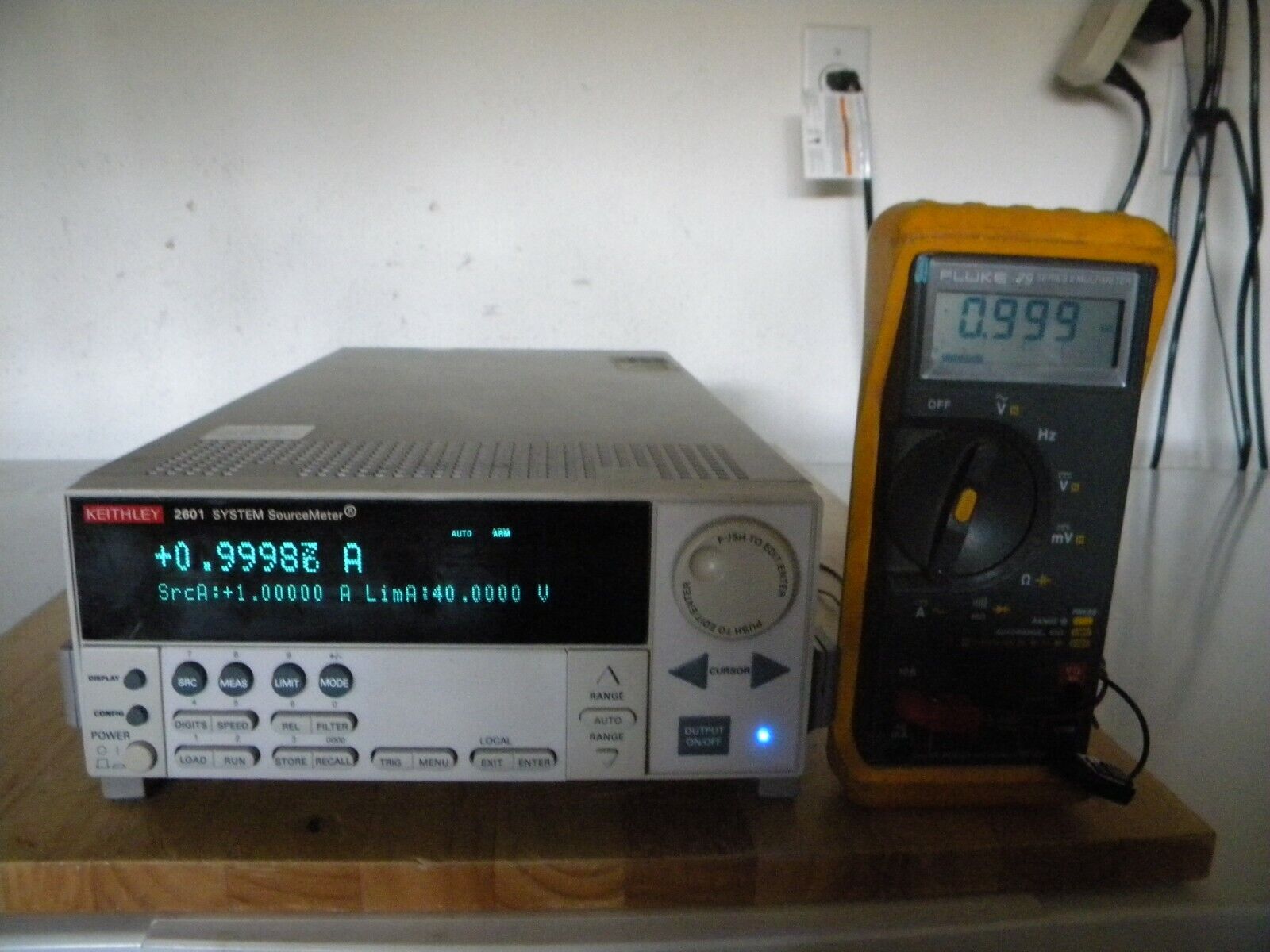 Keithley 2601 Single Channel System SourceMeter (3A DC, 10A Pulse) ISO17025 Keithley 2601 Single Channel System SourceMeter (3A DC, 10A Pulse) ISO17025